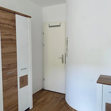 Daire Helles, Gepflegtes Souterrain In Ruhiger Lage Düsseldorf