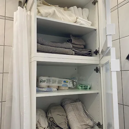 Helles, Gepflegtes Souterrain In Ruhiger Lage Düsseldorf