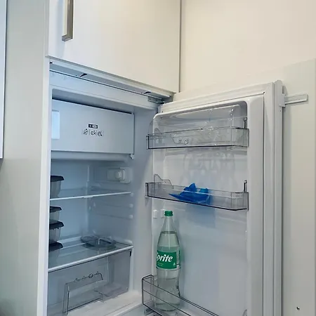 Helles, Gepflegtes Souterrain In Ruhiger Lage Düsseldorf